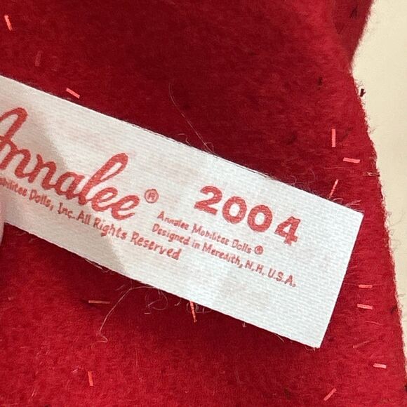 Annalee Christmas Mrs Claus Doll 2004 10.5” Red Cloak Fur & Dress W/ Muff - Picture 3 of 3